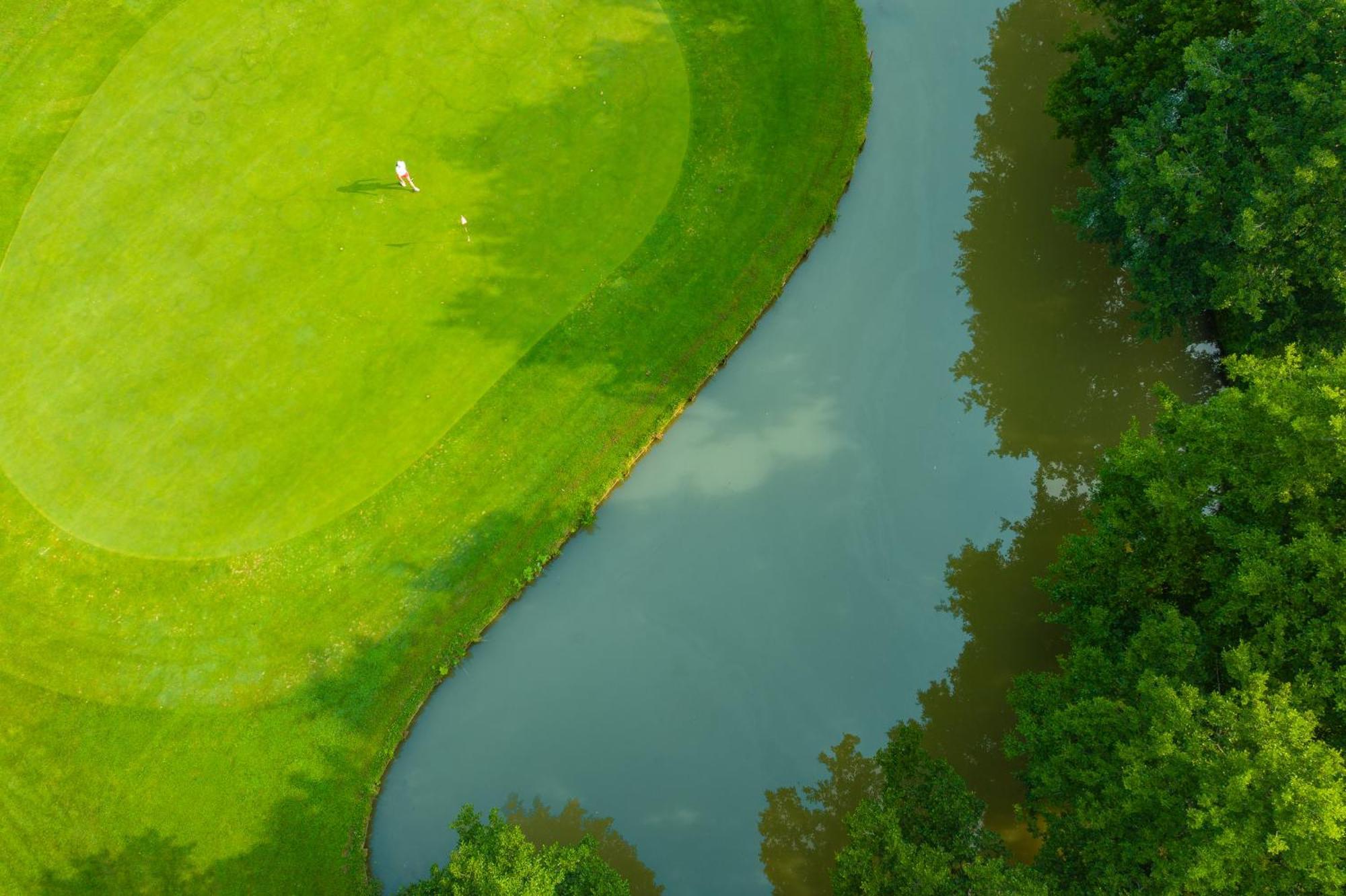 Logis Hotel Golf Le Domaine Du Val De Sorne 베르앙투아 외부 사진