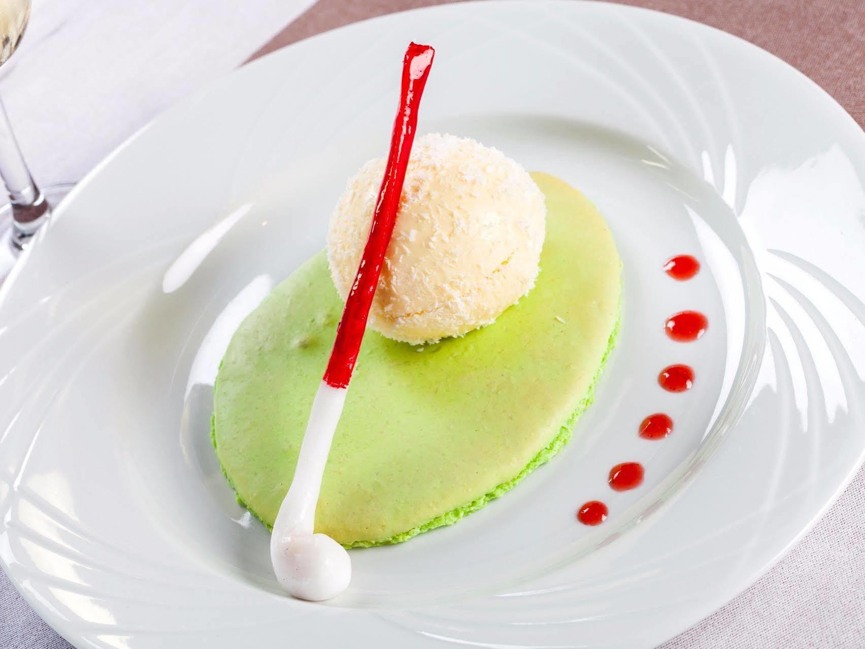 Logis Hotel Golf Le Domaine Du Val De Sorne 베르앙투아 외부 사진