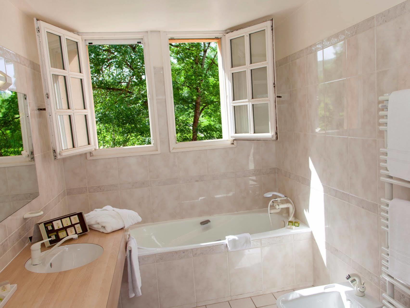 Logis Hotel Golf Le Domaine Du Val De Sorne 베르앙투아 외부 사진